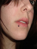Dreamtattoo Kad�k�y �stanbul Tek D�z Piercing Siyah